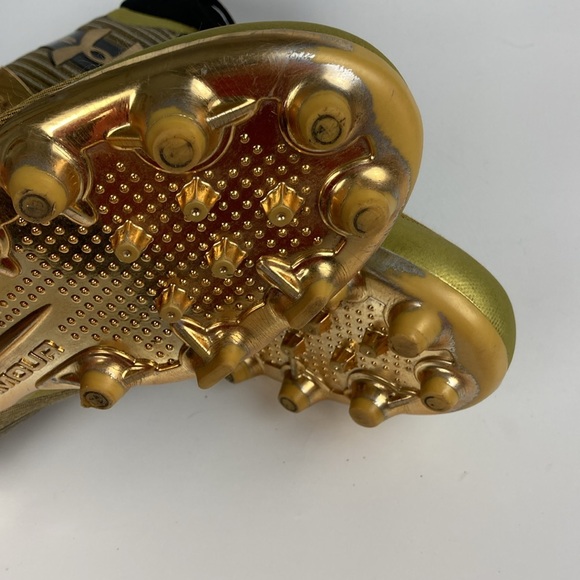 Under Armour Men's Spotlight MC Gold Football Cleats, Size 12 - Picture 14 of 16
